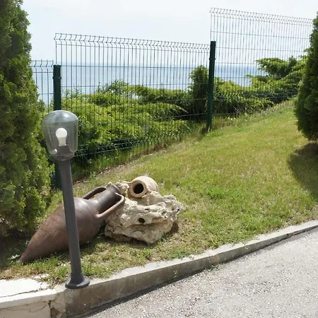 Silver Byala - студио б89 първа линия с морска панорама с два басейна и осигурен паркинг Apartmán Bjala