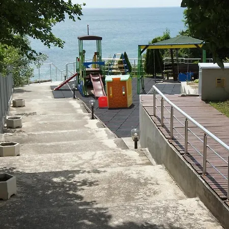 Silver Byala - студио б89 първа линия с морска панорама с два басейна и осигурен паркинг Apartmán