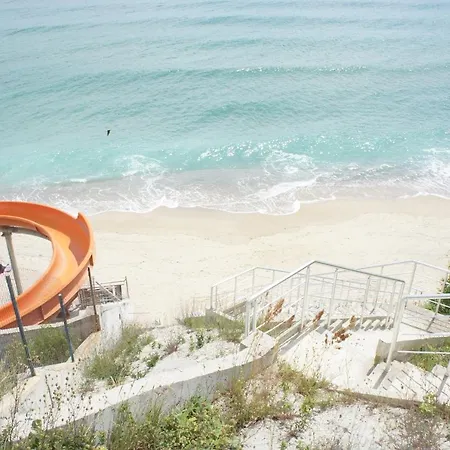 Silver Byala - студио б89 първа линия с морска панорама с два басейна и осигурен паркинг Apartmán *