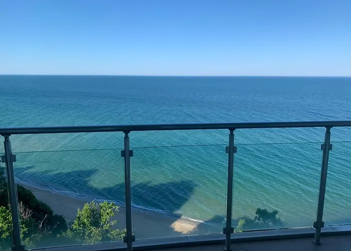 Silver Byala - студио б89 първа линия с морска панорама с два басейна и осигурен паркинг *