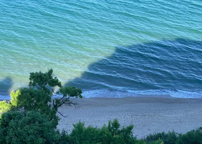 Silver Byala - студио б89 първа линия с морска панорама с два басейна и осигурен паркинг Bjala