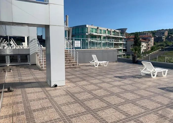 Silver Byala - студио б89 първа линия с морска панорама с два басейна и осигурен паркинг Apartmán Bjala