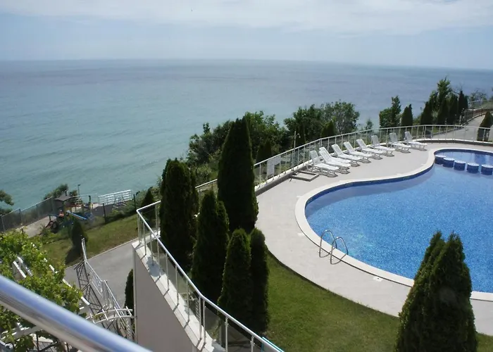 Silver Byala - студио б89 първа линия с морска панорама с два басейна и осигурен паркинг * Bjala